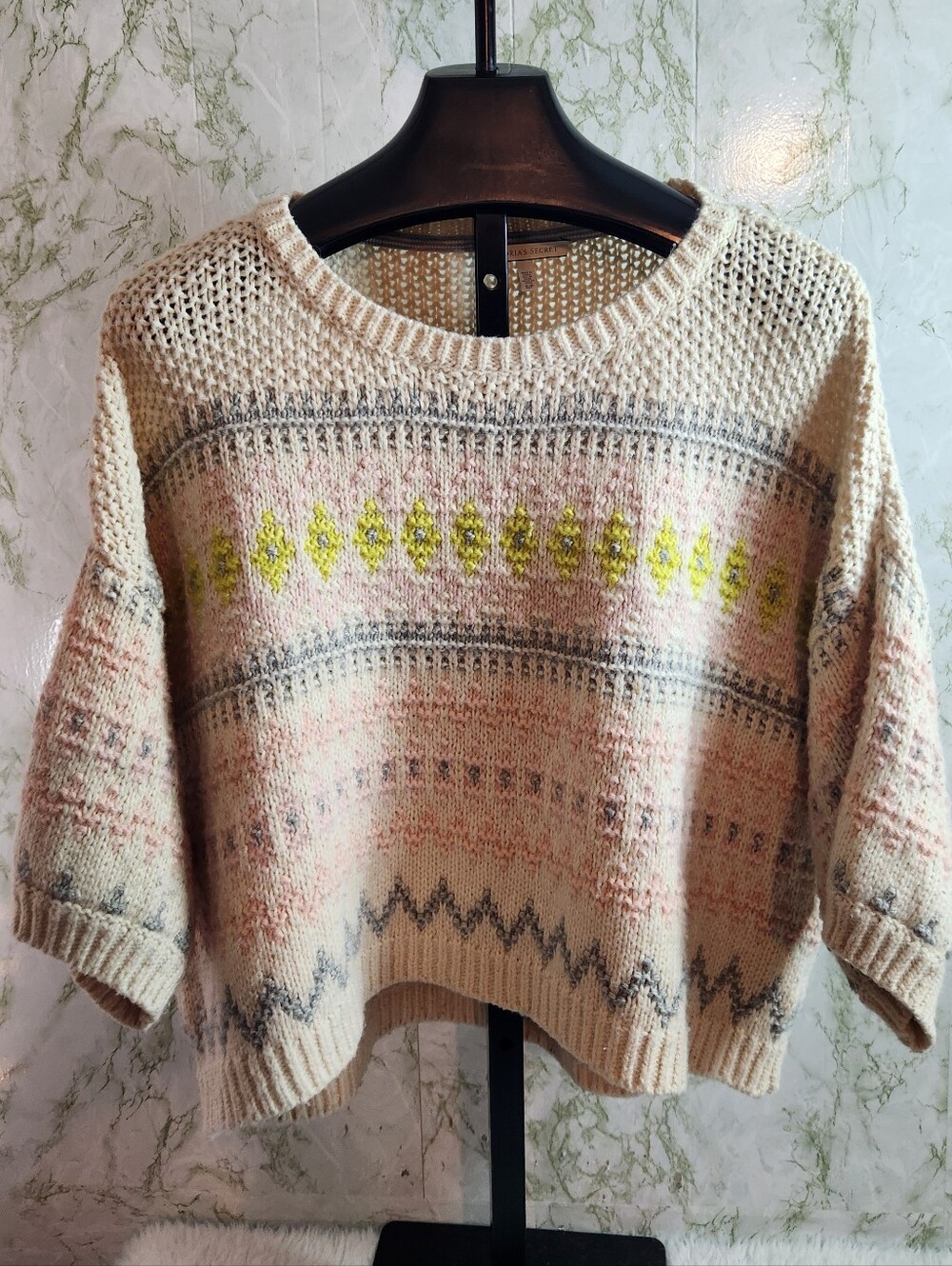 VICTORIA'S SECRET Beautiful Scoop Neck Sweater